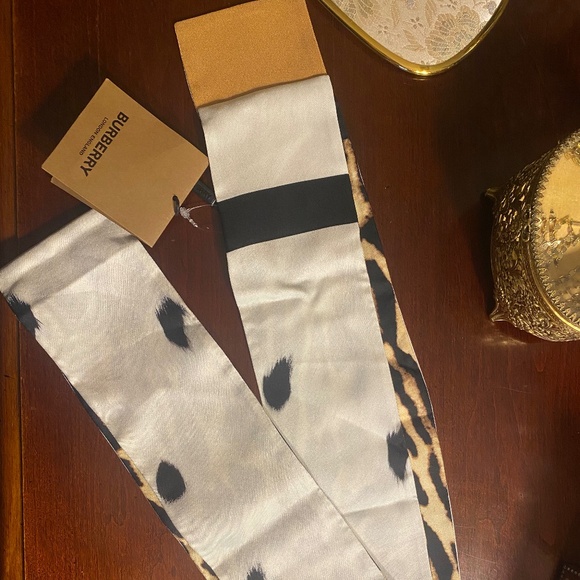 Burberry - Picture 1 of 2